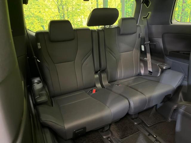 アルファードハイブリッド Ｚ　左右独立ムーンルーフ　両側電動スライドドア　純正１４インチディスプレイオーディオ　全周囲カメラ　衝突軽減装置　ＬＥＤヘッドライト　ＥＴＣ　Ｂｌｕｅｔｏｏｔｈ再生　フルセグ　ドライブレ（11枚目）