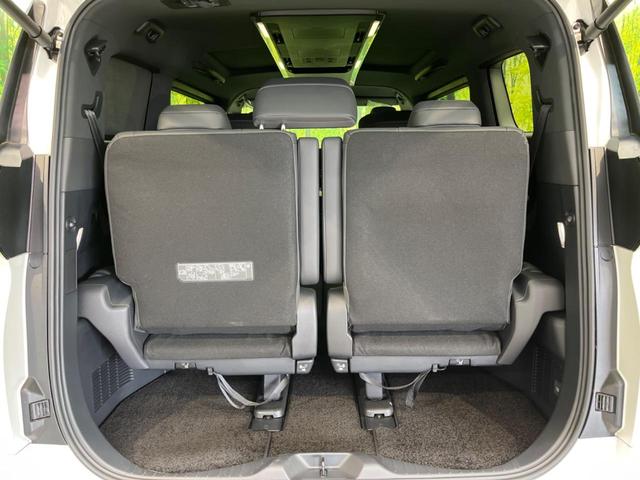 アルファードハイブリッド Ｚ　左右独立ムーンルーフ　両側電動スライドドア　純正１４インチディスプレイオーディオ　全周囲カメラ　衝突軽減装置　ＬＥＤヘッドライト　ＥＴＣ　Ｂｌｕｅｔｏｏｔｈ再生　フルセグ　ドライブレ（12枚目）