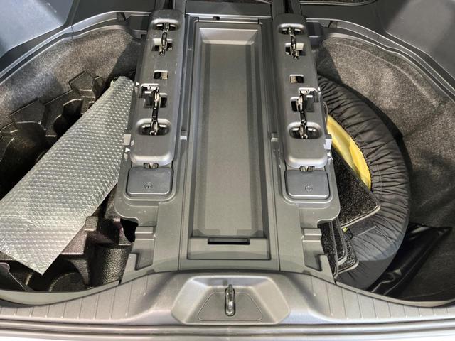 アルファードハイブリッド Ｚ　左右独立ムーンルーフ　両側電動スライドドア　純正１４インチディスプレイオーディオ　全周囲カメラ　衝突軽減装置　ＬＥＤヘッドライト　ＥＴＣ　Ｂｌｕｅｔｏｏｔｈ再生　フルセグ　ドライブレ（24枚目）