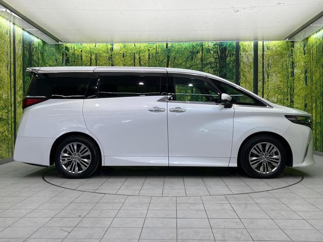 アルファードハイブリッド Ｚ　左右独立ムーンルーフ　両側電動スライドドア　純正１４インチディスプレイオーディオ　全周囲カメラ　衝突軽減装置　ＬＥＤヘッドライト　ＥＴＣ　Ｂｌｕｅｔｏｏｔｈ再生　フルセグ　ドライブレ（30枚目）