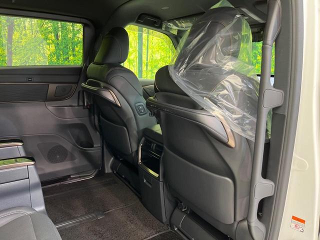 アルファードハイブリッド Ｚ　左右独立ムーンルーフ　両側電動スライドドア　純正１４インチディスプレイオーディオ　全周囲カメラ　衝突軽減装置　ＬＥＤヘッドライト　ＥＴＣ　Ｂｌｕｅｔｏｏｔｈ再生　フルセグ　ドライブレ（39枚目）