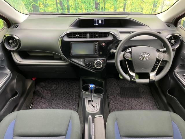 アクア Ｓ　純正ＳＤナビ　バックカメラ　衝突警報装置　禁煙車　レーンキープ　スマートキー　オートハイビーム　オートエアコン　オートライト　純正１５インチＡＷ　Ｂｌｕｅｔｏｏｔｈ再生　フルセグ　ＣＤ／ＤＶＤ再生（2枚目）