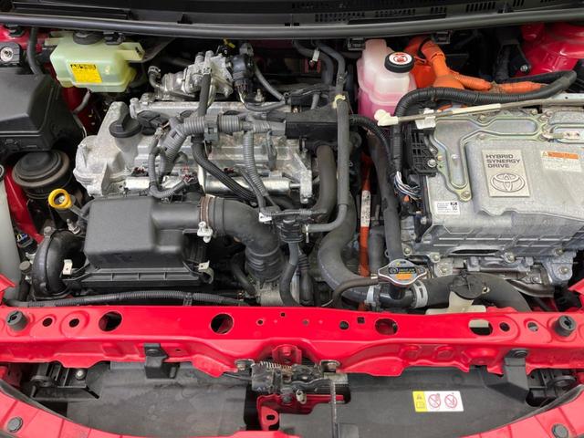 アクア Ｓ　純正ＳＤナビ　バックカメラ　衝突警報装置　禁煙車　レーンキープ　スマートキー　オートハイビーム　オートエアコン　オートライト　純正１５インチＡＷ　Ｂｌｕｅｔｏｏｔｈ再生　フルセグ　ＣＤ／ＤＶＤ再生（18枚目）