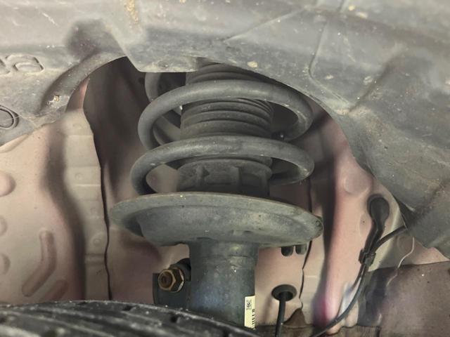 アクア Ｓ　純正ＳＤナビ　バックカメラ　衝突警報装置　禁煙車　レーンキープ　スマートキー　オートハイビーム　オートエアコン　オートライト　純正１５インチＡＷ　Ｂｌｕｅｔｏｏｔｈ再生　フルセグ　ＣＤ／ＤＶＤ再生（20枚目）