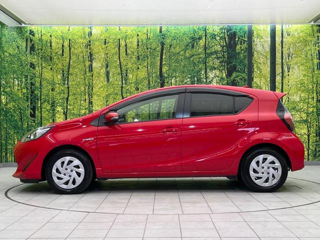 アクア Ｓ　純正ＳＤナビ　バックカメラ　衝突警報装置　禁煙車　レーンキープ　スマートキー　オートハイビーム　オートエアコン　オートライト　純正１５インチＡＷ　Ｂｌｕｅｔｏｏｔｈ再生　フルセグ　ＣＤ／ＤＶＤ再生（26枚目）