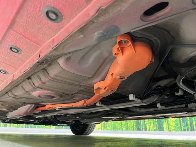 アクア Ｓ　純正ＳＤナビ　バックカメラ　衝突警報装置　禁煙車　レーンキープ　スマートキー　オートハイビーム　オートエアコン　オートライト　純正１５インチＡＷ　Ｂｌｕｅｔｏｏｔｈ再生　フルセグ　ＣＤ／ＤＶＤ再生（28枚目）