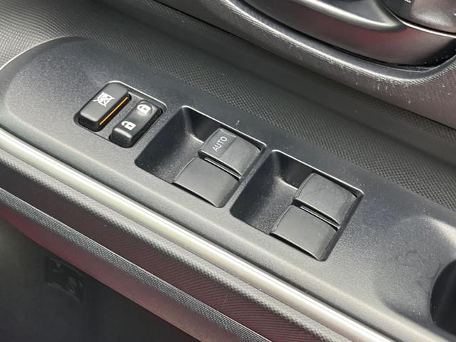 アクア Ｓ　純正ＳＤナビ　バックカメラ　衝突警報装置　禁煙車　レーンキープ　スマートキー　オートハイビーム　オートエアコン　オートライト　純正１５インチＡＷ　Ｂｌｕｅｔｏｏｔｈ再生　フルセグ　ＣＤ／ＤＶＤ再生（38枚目）