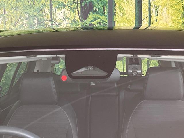 �y�z���_�Z���V���O�z���s���ɑO���̎ԗ�����F�����A�Փ˂������Ȏ��͌x��ƃu���[�L�ŏՓˉ���Ɣ�Q�y�����A�V�X�g�B�����S�Ƀh���C�u�����y���݂��������܂��B