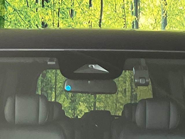 �y�z���_�Z���V���O�z���s���ɑO���̎ԗ�����F�����A�Փ˂������Ȏ��͌x��ƃu���[�L�ŏՓˉ���Ɣ�Q�y�����A�V�X�g�B�����S�Ƀh���C�u�����y���݂��������܂��B