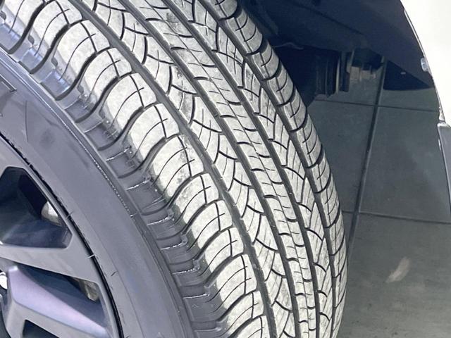 ランドクルーザープラド ＴＸ　Ｌパッケージ　マットブラックエディション　４ＷＤ　サンルーフ　メーカー９インチナビ　衝突軽減装置　全周囲カメラ　レーダークルーズコントロール　ＥＴＣ　Ｂｌｕｅｔｏｏｔｈ　シートベンチレーション　ドライブレコーダー　パワーシート（21枚目）