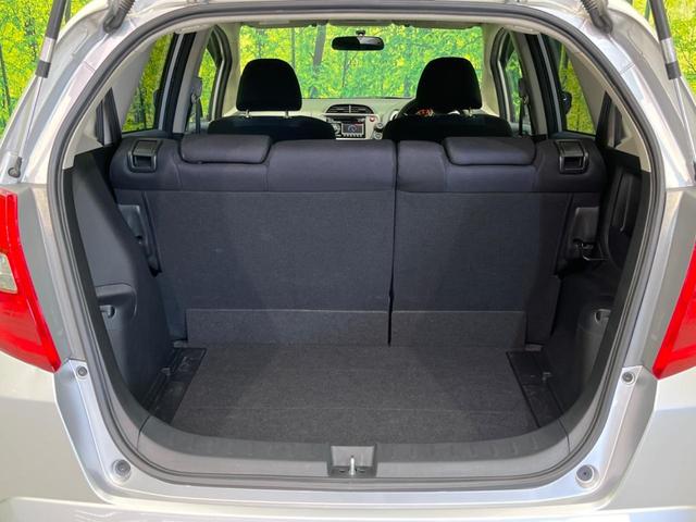 ���i�̂���������ʋ΁A���}���ɏ\���ȉ׎��X�y�[�X���m�ۂ��Ă���܂��B