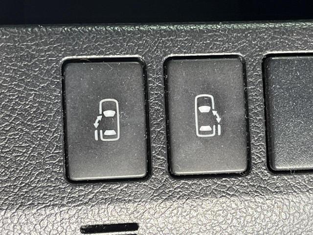 ノア Ｓｉ　両側電動スライドドア　ナビ　禁煙車　ＥＴＣ　Ｂｌｕｅｔｏｏｔｈ　フルセグ　ＨＩＤヘッド　パドルシフト　スマートキー　純正１６インチＡＷ　オートライト　電動格納ミラー　ＣＤ／ＤＶＤ再生（3枚目）