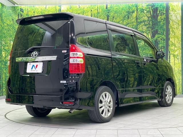 ノア Ｓｉ　両側電動スライドドア　ナビ　禁煙車　ＥＴＣ　Ｂｌｕｅｔｏｏｔｈ　フルセグ　ＨＩＤヘッド　パドルシフト　スマートキー　純正１６インチＡＷ　オートライト　電動格納ミラー　ＣＤ／ＤＶＤ再生（18枚目）