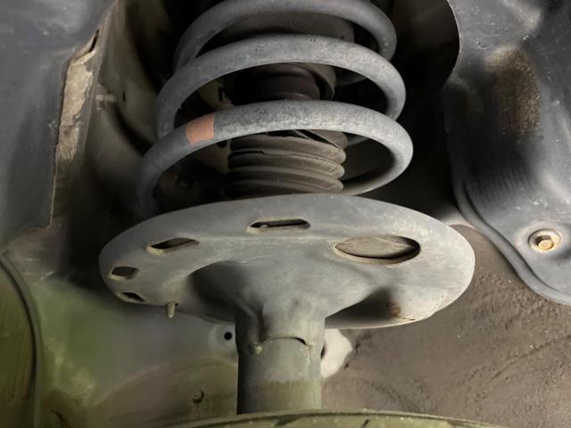 ノア Ｓｉ　両側電動スライドドア　ナビ　禁煙車　ＥＴＣ　Ｂｌｕｅｔｏｏｔｈ　フルセグ　ＨＩＤヘッド　パドルシフト　スマートキー　純正１６インチＡＷ　オートライト　電動格納ミラー　ＣＤ／ＤＶＤ再生（21枚目）