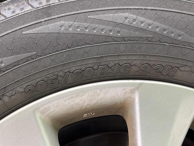 ノア Ｓｉ　両側電動スライドドア　ナビ　禁煙車　ＥＴＣ　Ｂｌｕｅｔｏｏｔｈ　フルセグ　ＨＩＤヘッド　パドルシフト　スマートキー　純正１６インチＡＷ　オートライト　電動格納ミラー　ＣＤ／ＤＶＤ再生（34枚目）