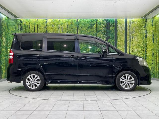 ノア Ｓｉ　両側電動スライドドア　ナビ　禁煙車　ＥＴＣ　Ｂｌｕｅｔｏｏｔｈ　フルセグ　ＨＩＤヘッド　パドルシフト　スマートキー　純正１６インチＡＷ　オートライト　電動格納ミラー　ＣＤ／ＤＶＤ再生（38枚目）