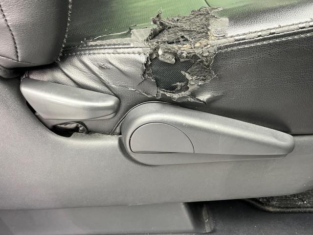 ノア Ｓｉ　両側電動スライドドア　ナビ　禁煙車　ＥＴＣ　Ｂｌｕｅｔｏｏｔｈ　フルセグ　ＨＩＤヘッド　パドルシフト　スマートキー　純正１６インチＡＷ　オートライト　電動格納ミラー　ＣＤ／ＤＶＤ再生（42枚目）