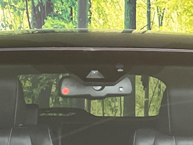 �y�g���^�Z�[�t�e�B�Z���X�z���s���ɑO���̎ԗ�����F�����A�Փ˂������Ȏ��͌x��ƃu���[�L�ŏՓˉ���Ɣ�Q�y�����A�V�X�g�B�����S�Ƀh���C�u�����y���݂��������܂��B