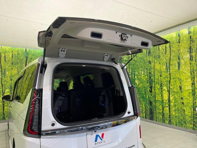 セレナ ｅ－パワー　ハイウェイスターＶ　フリップダウンモニター　メーカー１２．３インチナビ　全周囲カメラ　両側電動スライド　衝突軽減装置　ＥＴＣ　Ｂｌｕｅｔｏｏｔｈ　フルセグ　シートヒーター　ドライブレコーダー　ハンドルヒーター（34枚目）