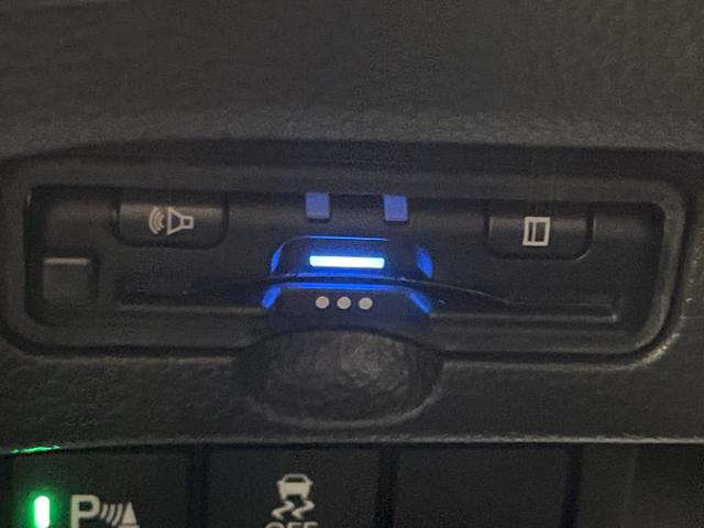 Ｎ－ＢＯＸカスタム Ｌ　純正９インチナビ　両側電動スライド　衝突軽減装置　禁煙車　ＥＴＣ　Ｂｌｕｅｔｏｏｔｈ　フルセグ　レーダークルーズコントロール　バックカメラ　シートヒーター　シーケンシャルターンランプ　コーナーセンサー（41枚目）