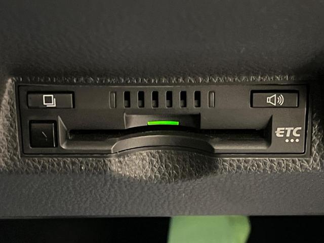 ヤリスクロス ハイブリッドＺ　衝突軽減装置　禁煙車　純正ディスプレイオーディオ　全周囲カメラ　レーダークルーズ　ＥＴＣ　Ｂｌｕｅｔｏｏｔｈ　フルセグ　ドライブレコーダー　シートヒーター　パワーシート　ハーフレザーシート（6枚目）