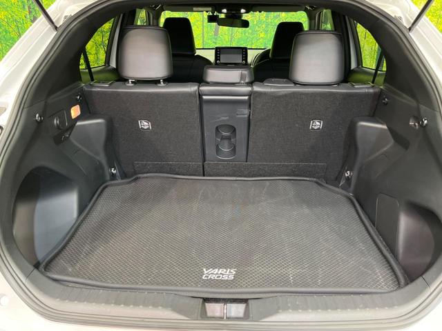 ヤリスクロス ハイブリッドＺ　衝突軽減装置　禁煙車　純正ディスプレイオーディオ　全周囲カメラ　レーダークルーズ　ＥＴＣ　Ｂｌｕｅｔｏｏｔｈ　フルセグ　ドライブレコーダー　シートヒーター　パワーシート　ハーフレザーシート（10枚目）