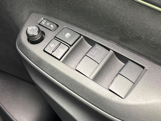 ヤリスクロス ハイブリッドＺ　衝突軽減装置　禁煙車　純正ディスプレイオーディオ　全周囲カメラ　レーダークルーズ　ＥＴＣ　Ｂｌｕｅｔｏｏｔｈ　フルセグ　ドライブレコーダー　シートヒーター　パワーシート　ハーフレザーシート（42枚目）