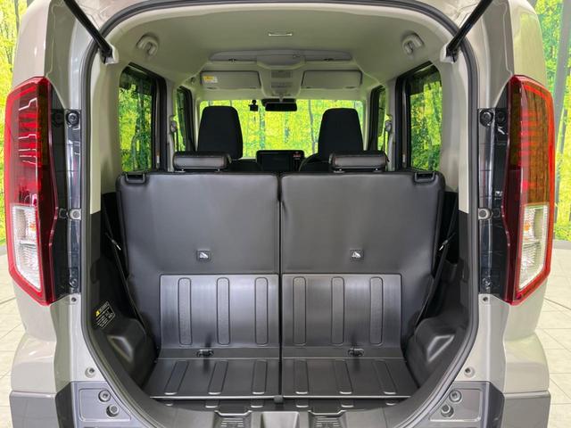 ���i�̂���������ʋ΁A���}���ɏ\���ȉ׎��X�y�[�X���m�ۂ��Ă���܂��B�Z�J���h�V�[�g��|���ƁA�傫�ȉו��̐ύڂ��\�ł���