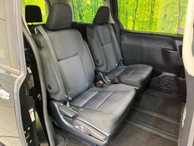 ヴォクシー ZS 煌 両側電動ドア 純正SDナビ 後席モニター バックカメラ 禁煙車 スマートキー LEDヘッドライト ビルトインETC 純正16インチアルミホイール オートライト オートエアコン(9枚目)
