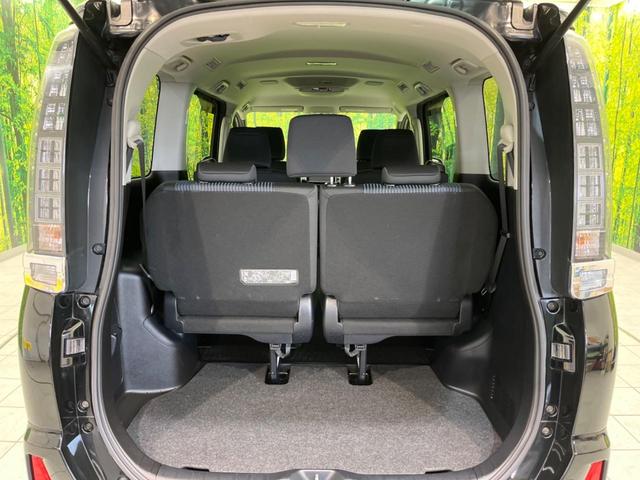 ヴォクシー ZS 煌 両側電動ドア 純正SDナビ 後席モニター バックカメラ 禁煙車 スマートキー LEDヘッドライト ビルトインETC 純正16インチアルミホイール オートライト オートエアコン(11枚目)