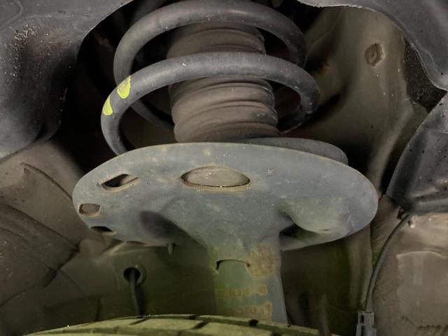 ヴォクシー ZS 煌 両側電動ドア 純正SDナビ 後席モニター バックカメラ 禁煙車 スマートキー LEDヘッドライト ビルトインETC 純正16インチアルミホイール オートライト オートエアコン(21枚目)