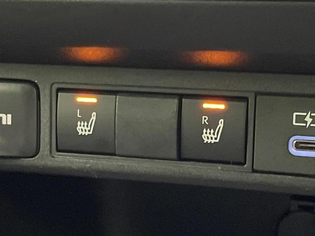 ヤリスクロス ハイブリッドＺ　ディスプレイオーディオ　バックカメラ　衝突軽減　レーダークルーズ　ハーフレザーシート　シートヒーター　コーナーセンサー　スマートキー　ＬＥＤヘッド　ＥＴＣ　オートマチックハイビーム　オートライト（6枚目）