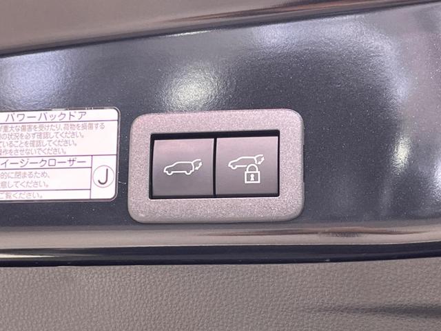 ヤリスクロス ハイブリッドＺ　ディスプレイオーディオ　バックカメラ　衝突軽減　レーダークルーズ　ハーフレザーシート　シートヒーター　コーナーセンサー　スマートキー　ＬＥＤヘッド　ＥＴＣ　オートマチックハイビーム　オートライト（7枚目）