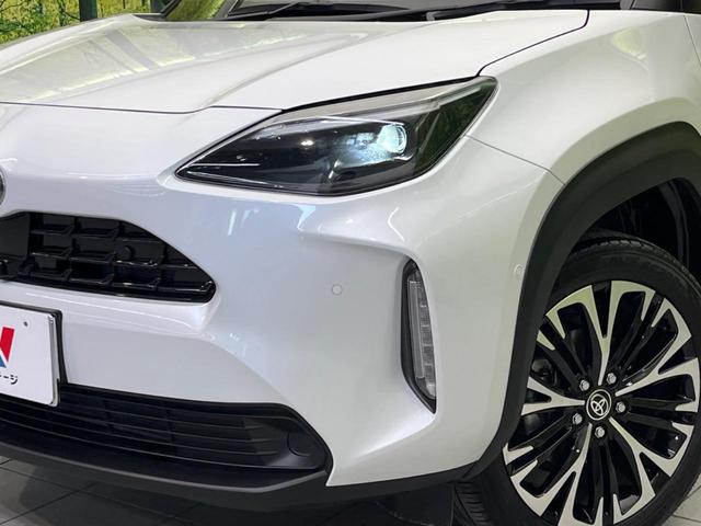 ヤリスクロス ハイブリッドＺ　ディスプレイオーディオ　バックカメラ　衝突軽減　レーダークルーズ　ハーフレザーシート　シートヒーター　コーナーセンサー　スマートキー　ＬＥＤヘッド　ＥＴＣ　オートマチックハイビーム　オートライト（12枚目）