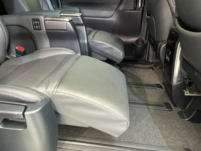 アルファード 2.5S Cパッケージ サンルーフ メーカー10インチナビ フリップダウンモニター 衝突軽減装置 禁煙車 全周囲カメラ ブラインドスポットモニター デジタルインナーミラー ETC Bluetooth フルセグ シートヒーター(43枚目)