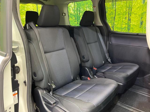 ヴォクシー ZS 煌 後席モニター 純正SDナビ バックカメラ 衝突被害軽減システム 禁煙車 ドラレコ スマートキー LEDヘッド ビルトインETC 純正16インチアルミ オートハイビーム 車線逸脱警報(9枚目)