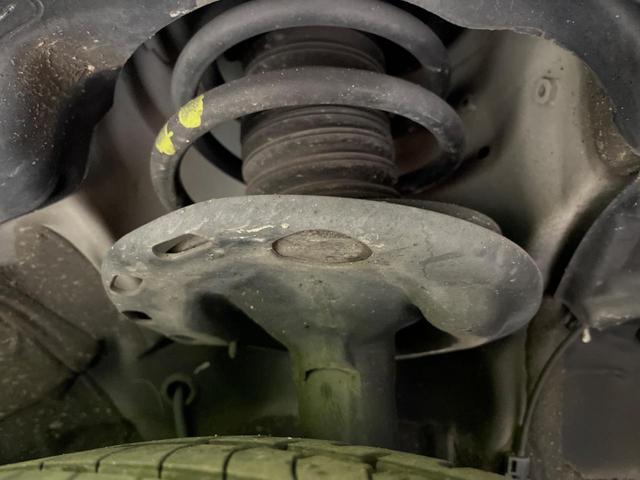 ヴォクシー ZS 煌 後席モニター 純正SDナビ バックカメラ 衝突被害軽減システム 禁煙車 ドラレコ スマートキー LEDヘッド ビルトインETC 純正16インチアルミ オートハイビーム 車線逸脱警報(21枚目)