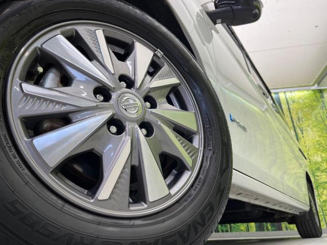 �y�����P�T�C���`�A���~�z�C�[���z�O�ςɃ}�b�`���������A���~�z�C�[���𑕒����Ă���܂��B�e��ЊO�A���~�z�C�[����A�X�^�b�h���X�^�C�����戵�����Ă���܂��B���񂲑��k����������