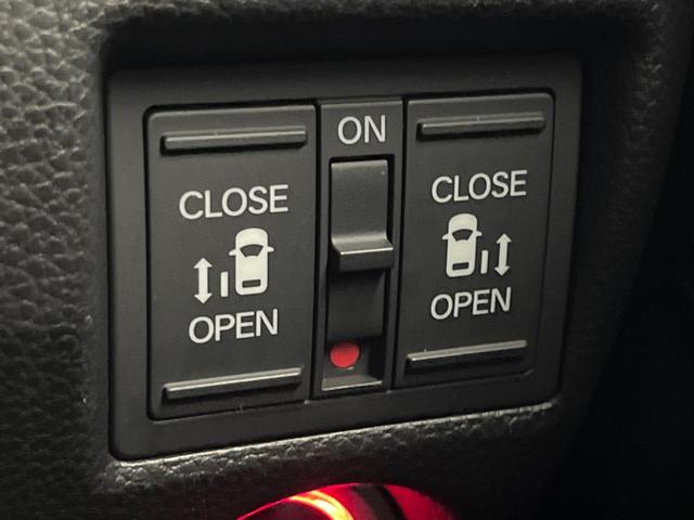 N-BOXカスタム L 両側電動ドア 純正SDナビ 禁煙車 バックカメラ 衝突被害軽減システム ドラレコ コーナーセンサー スマートキー LEDヘッド ETC 純正14インチ オートハイビーム 車線逸脱警報 電動パーキング(5枚目)