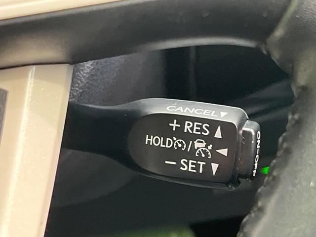 プリウス Sセーフティプラス 純正SDナビ バックカメラ 衝突被害軽減システム レーダークルーズ 禁煙車 コーナーセンサー スマートキー LEDヘッド ビルトインETC オートハイビーム 車線逸脱警報 オートライト(7枚目)