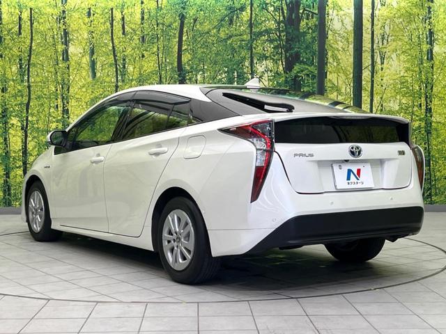 プリウス Sセーフティプラス 純正SDナビ バックカメラ 衝突被害軽減システム レーダークルーズ 禁煙車 コーナーセンサー スマートキー LEDヘッド ビルトインETC オートハイビーム 車線逸脱警報 オートライト(27枚目)