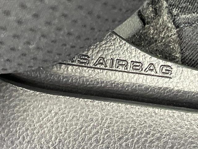 プリウス Sセーフティプラス 純正SDナビ バックカメラ 衝突被害軽減システム レーダークルーズ 禁煙車 コーナーセンサー スマートキー LEDヘッド ビルトインETC オートハイビーム 車線逸脱警報 オートライト(40枚目)