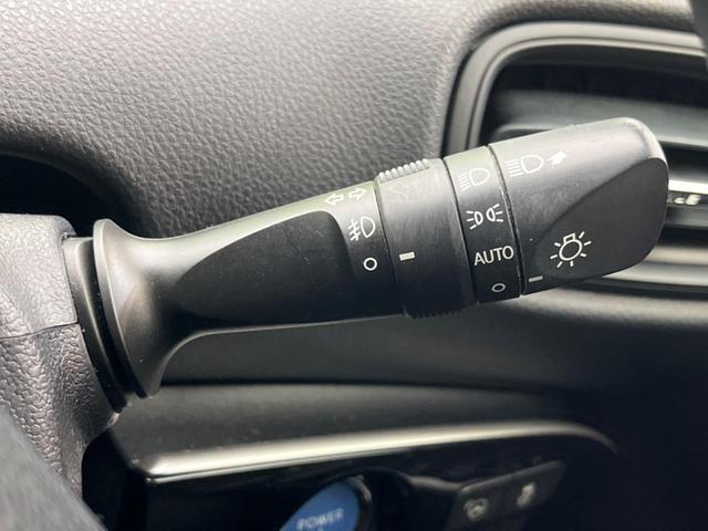 プリウス Sセーフティプラス 純正SDナビ バックカメラ 衝突被害軽減システム レーダークルーズ 禁煙車 コーナーセンサー スマートキー LEDヘッド ビルトインETC オートハイビーム 車線逸脱警報 オートライト(49枚目)