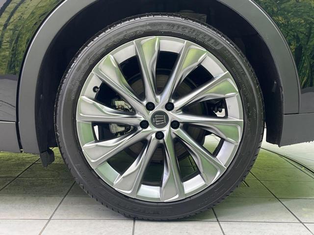 クラウンクロスオーバー Gアドバンスド・レザーパッケージ 4WD 衝突軽減装置 禁煙車 全周囲カメラ ETC Bluetooth フルセグ レーンキープ 純正21型アルミホイール シートヒーター クリアランスソナー オートマチックハイビーム スマートキー(24枚目)