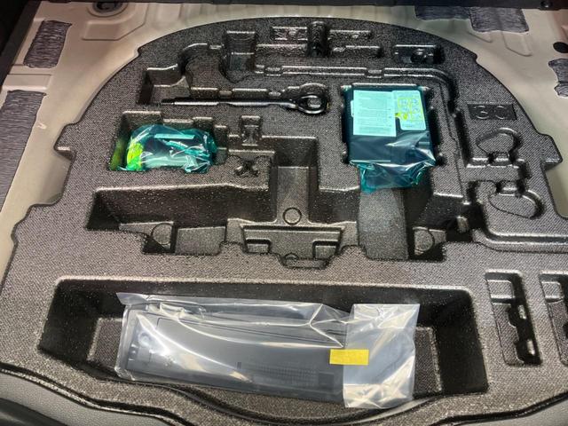 クラウンクロスオーバー Gアドバンスド・レザーパッケージ 4WD 衝突軽減装置 禁煙車 全周囲カメラ ETC Bluetooth フルセグ レーンキープ 純正21型アルミホイール シートヒーター クリアランスソナー オートマチックハイビーム スマートキー(28枚目)