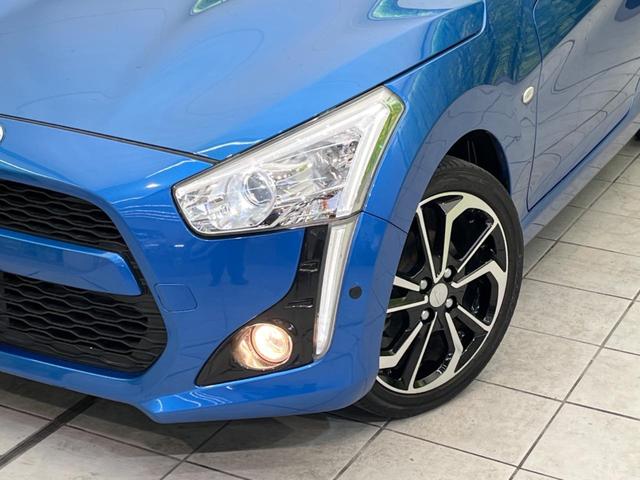 コペン ローブ　禁煙車　純正ナビ　バックカメラ　ＥＴＣ　Ｂｌｕｅｔｏｏｔｈ　スマートキー　ドライブレコーダー　ＬＥＤヘッドライト　シートヒーター　アイドリングストップ　トラクションコントロール　オートライト（10枚目）