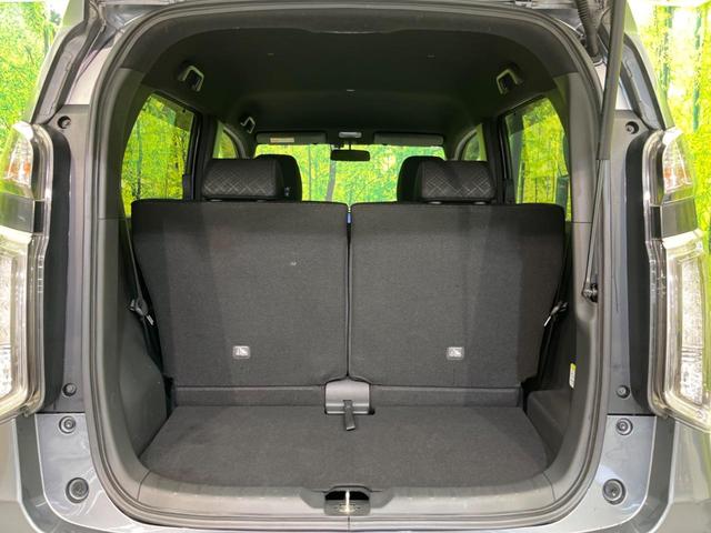 ���i�̂���������ʋ΁A���}���ɏ\���ȉ׎��X�y�[�X���m�ۂ��Ă���܂��B�Z�J���h�V�[�g��|���ƁA�傫�ȉו��̐ύڂ��\�ł���