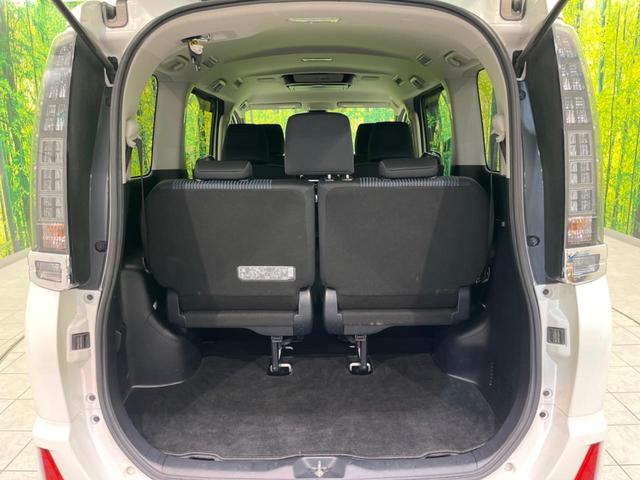 ヴォクシー ZS 煌II 12インチ後席モニター BIG-X11インチナビ 両側電動スライドドア 衝突軽減装置 禁煙車 バックカメラ ETC Bluetooth フルセグ LEDヘッドライト LEDフォグランプ レーンアシスト(11枚目)