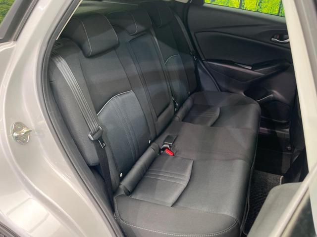 �R���p�N�g�J�[�ł����A�Z�J���h�V�[�g�͏\���ȍL����������K�ɂ���肢�������܂���V�[�g��|���đ傫�ȉו���ς񂾂�ƁA�p�r�̕����L���P��ł��B