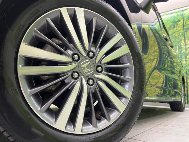 �y�����P�V�C���`�A���~�z�C�[���z�O�ςɃ}�b�`���������A���~�z�C�[���𑕒����Ă���܂��B�e��ЊO�A���~�z�C�[����A�X�^�b�h���X�^�C�����戵�����Ă���܂��B���񂲑��k����������